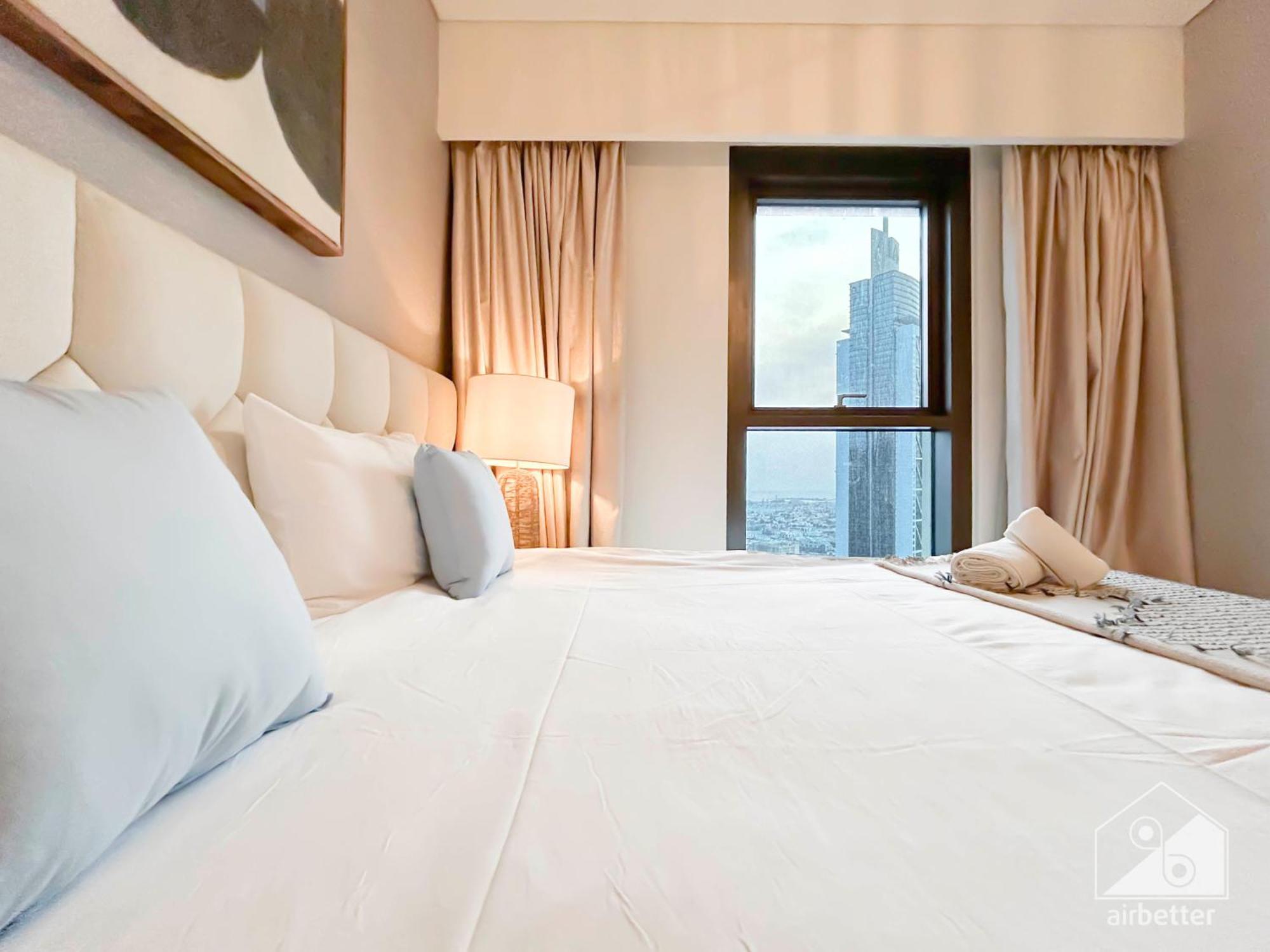 Luxury Burj Crown Downtown Balcony & View Apartemen