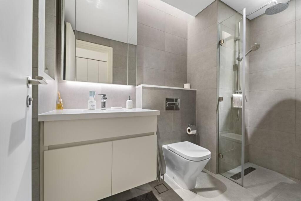 Spacious In Prime Location Appartement *