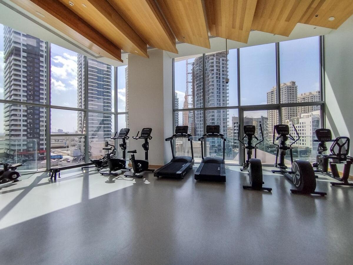 Incredible 3-bed With Marina Views!