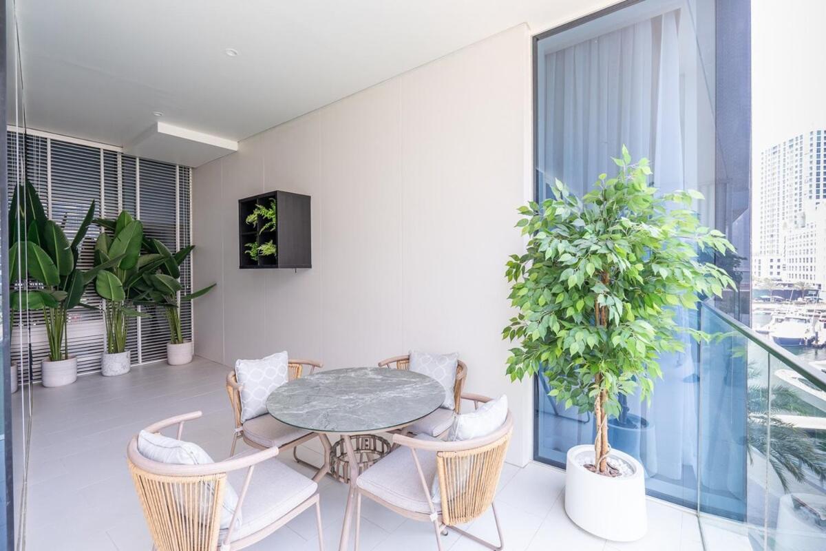 Apartment Incredible 3-bed With Marina Views!