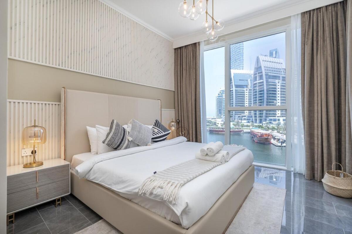 Incredible 3-bed With Marina Views! Apartment *