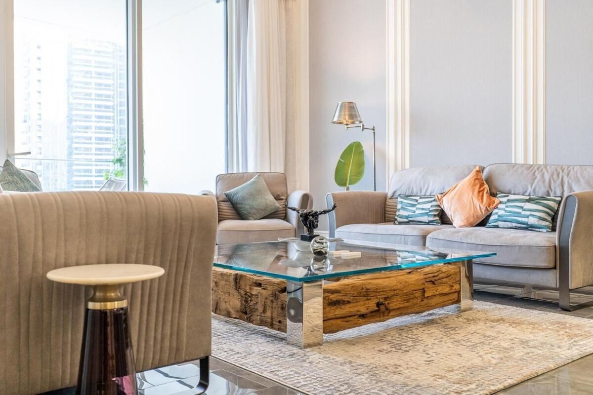 Incredible 3-bed With Marina Views! Apartment