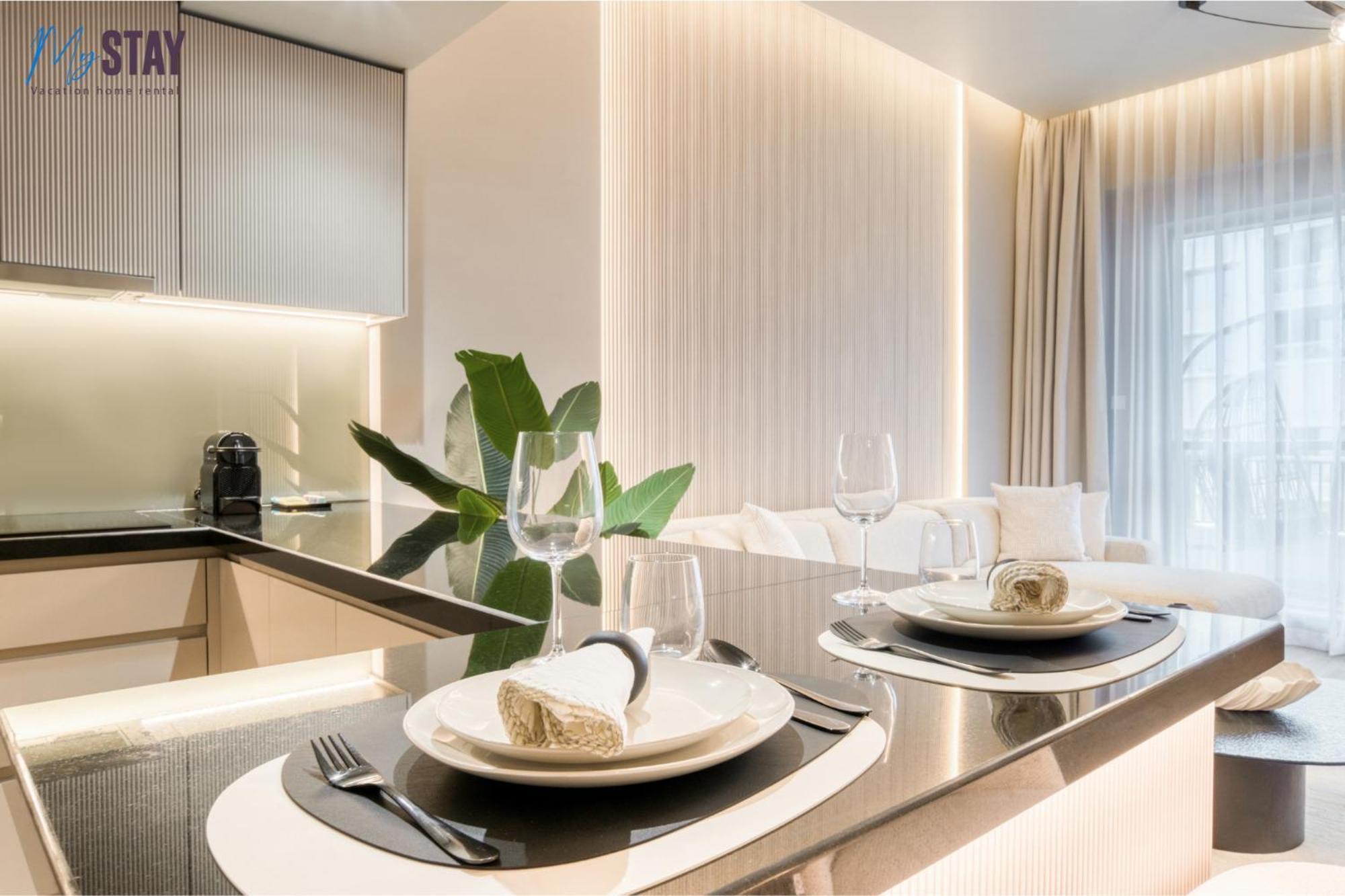Luxurious 1br Blvd Tower *