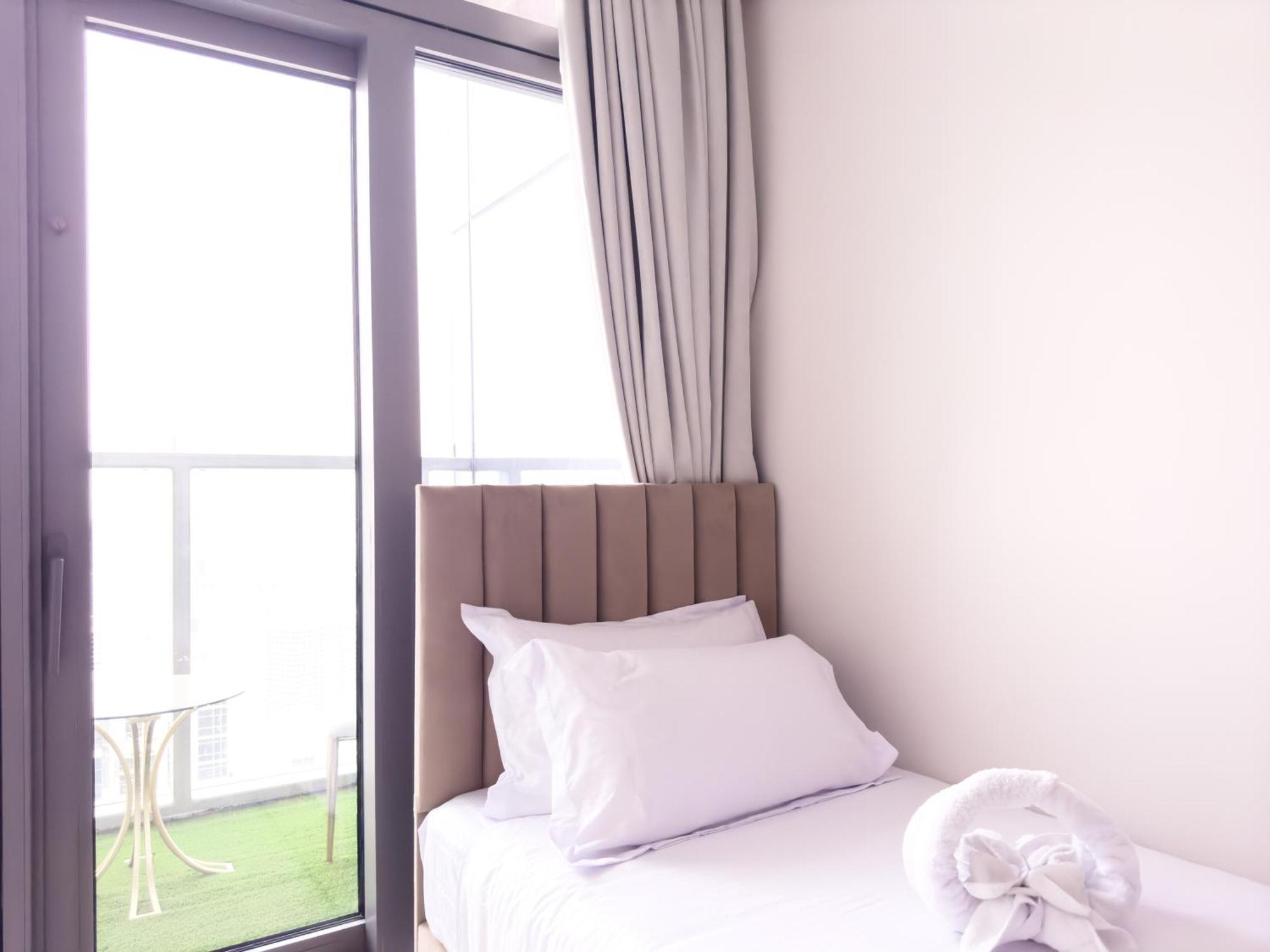 Paramount Midtown - 53rd Floor 2bedroom With Famous Roof Infinity Pool Overlooking Burj Khalifa Apartemen *