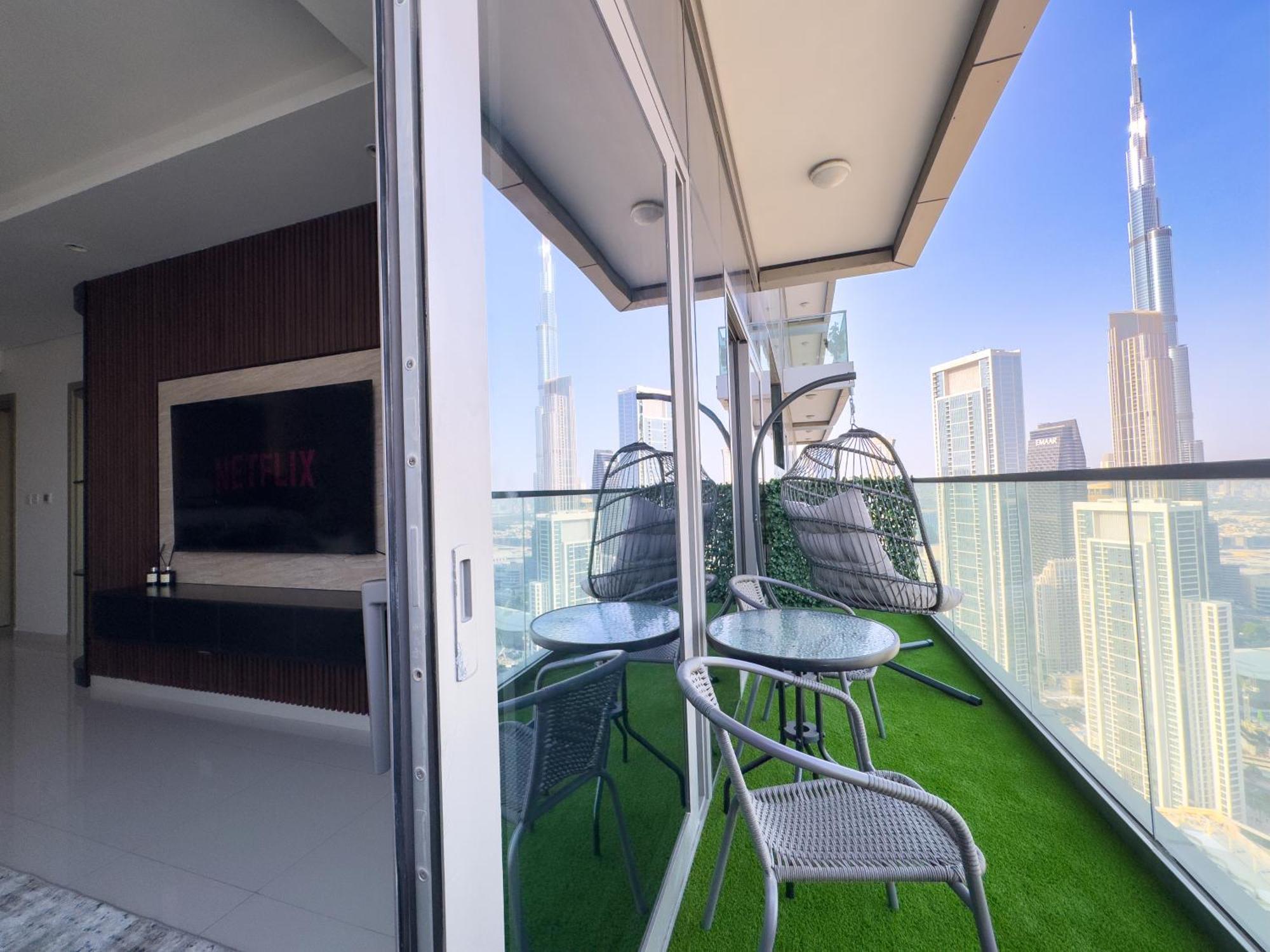 Apartemen Paramount Midtown - 53rd Floor 2bedroom With Famous Roof Infinity Pool Overlooking Burj Khalifa Dubai
