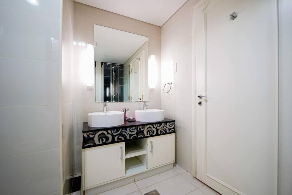 Apartment Luxurious Stay, Downtown, The Signature, Mall Street