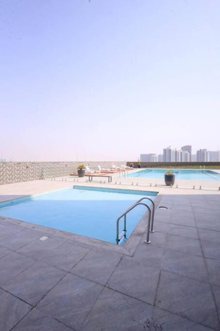 Apartamento Super Luxury 1-bedroom For Rent At Jumeirah Village Circle *