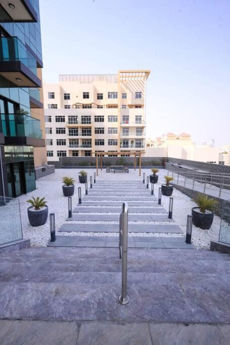 Apartamento Super Luxury 1-bedroom For Rent At Jumeirah Village Circle *