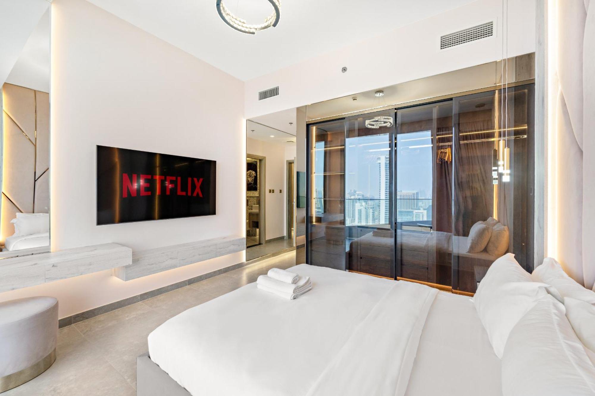 Lejlighed Vayk- Ultra Modern 3br Marina Retreat With Stunning Views Dubai