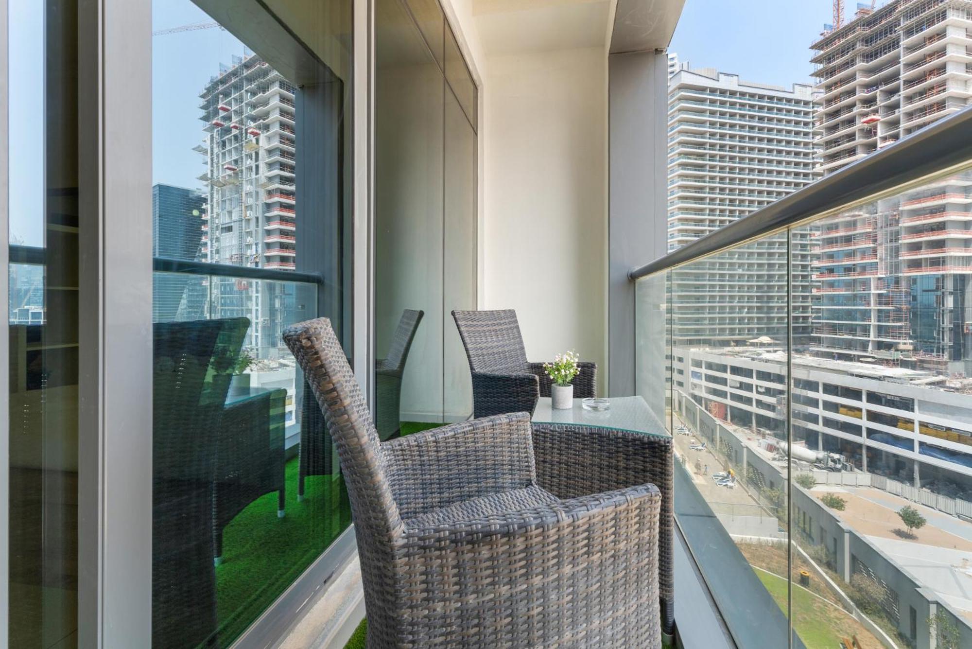 Waves - Executive Bay Studio, Canal View And Modern Amenities Appartement *