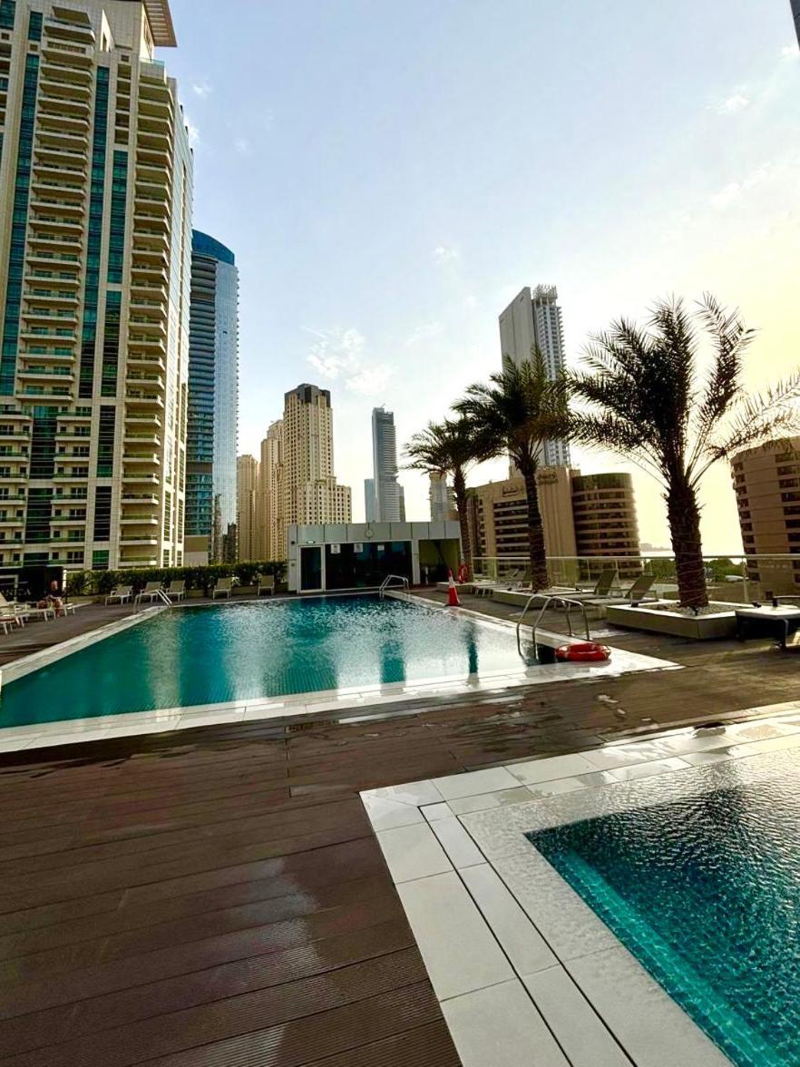 Vacation Friendly View Luxury 1bedroom- Walk To & Mall Lägenhet Dubai