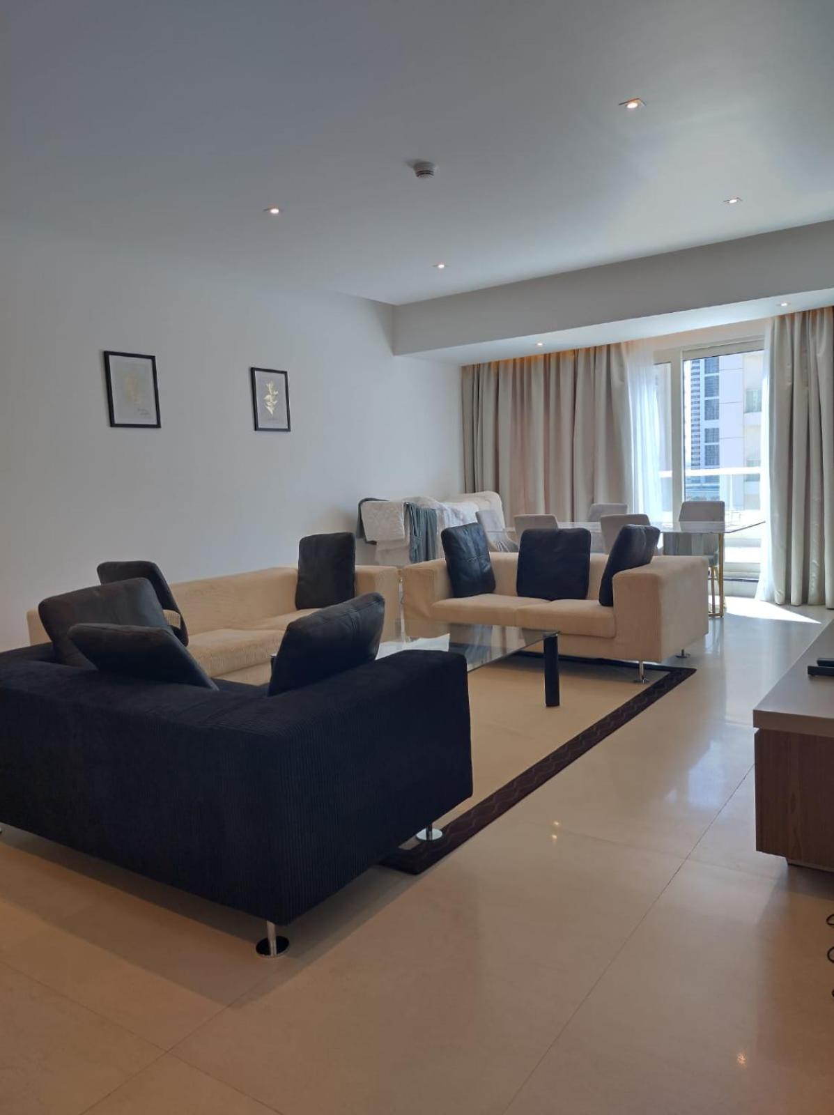 Upgraded 2 Bedroom At Marina * Dubaï