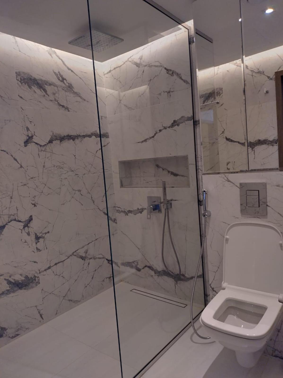 Upgraded 2 Bedroom At Marina Appartement *