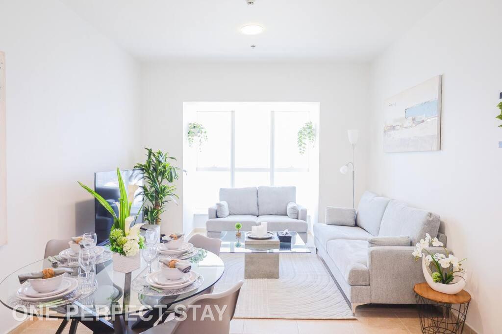 Stunning View 1 Bedroom Pool & Gym Appartement Dubaï