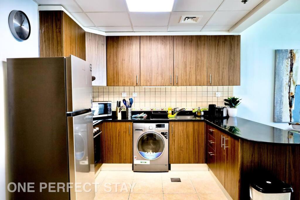 Stunning View 1 Bedroom Pool & Gym Appartement Dubaï
