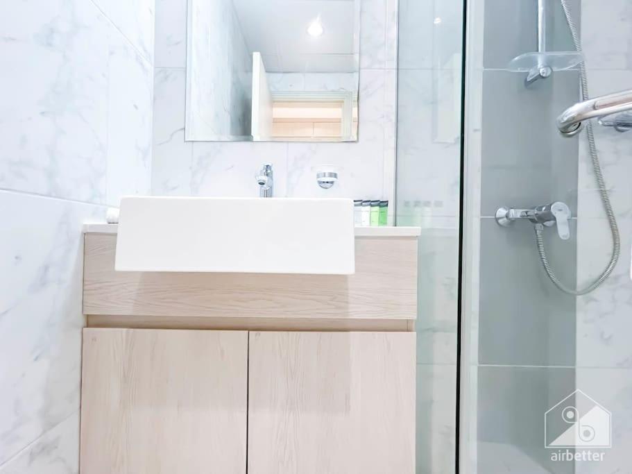 Luxurious 1br With Balcony In Production Appartement Dubaï