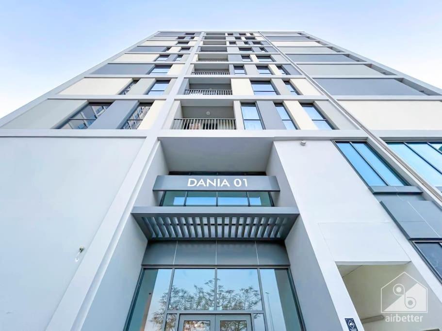 Luxurious 1br With Balcony In Production Appartement Dubaï