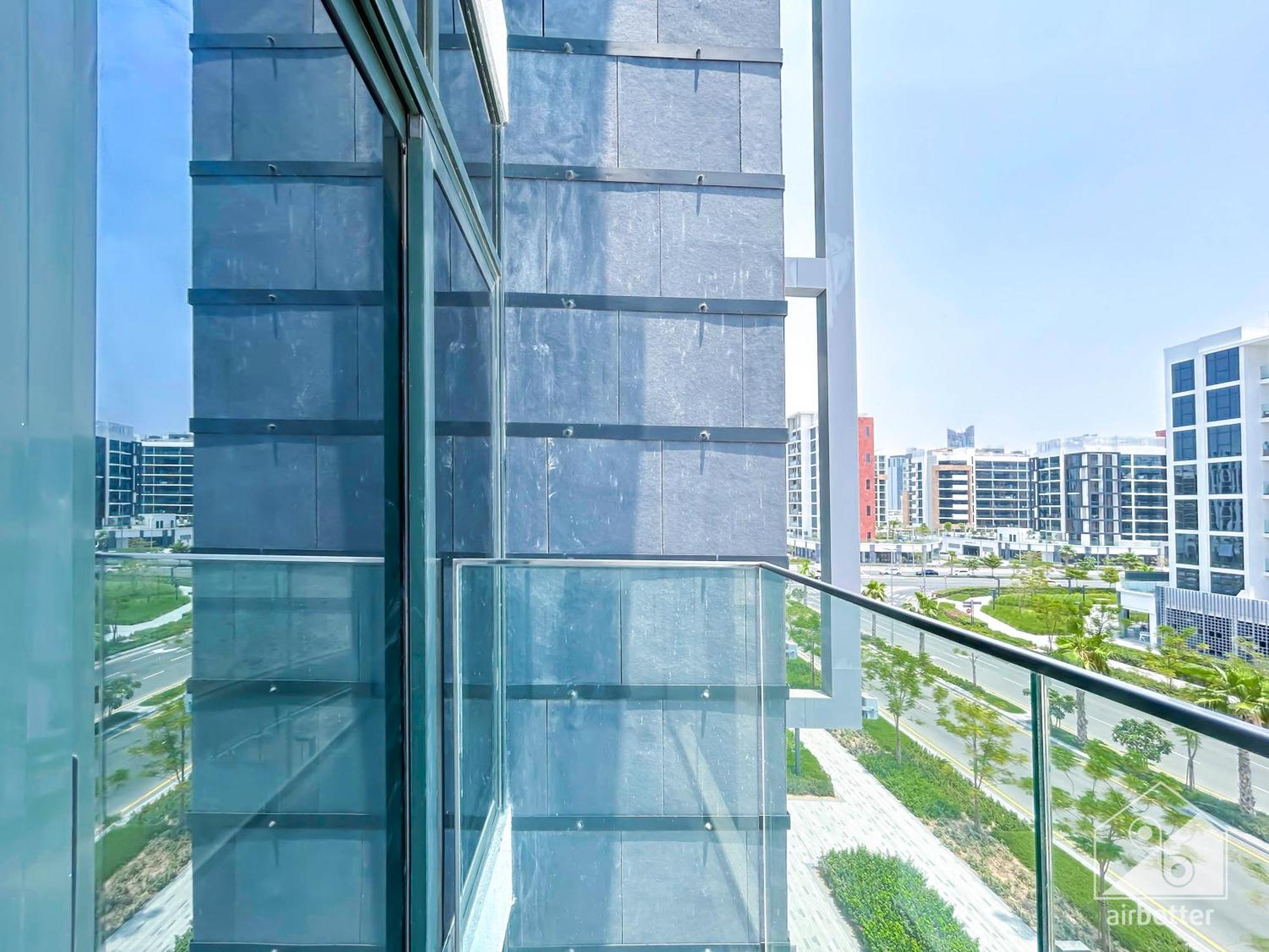 Stunning With A Spacious Balcony In Meydan Dubaï
