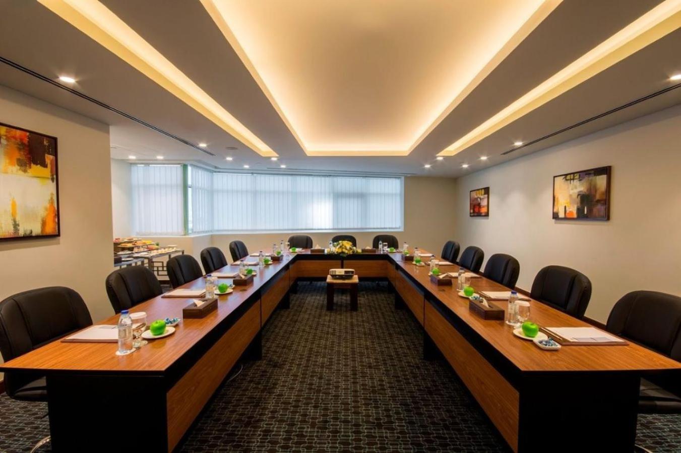 Golden Tulip Media Hotell Dubai