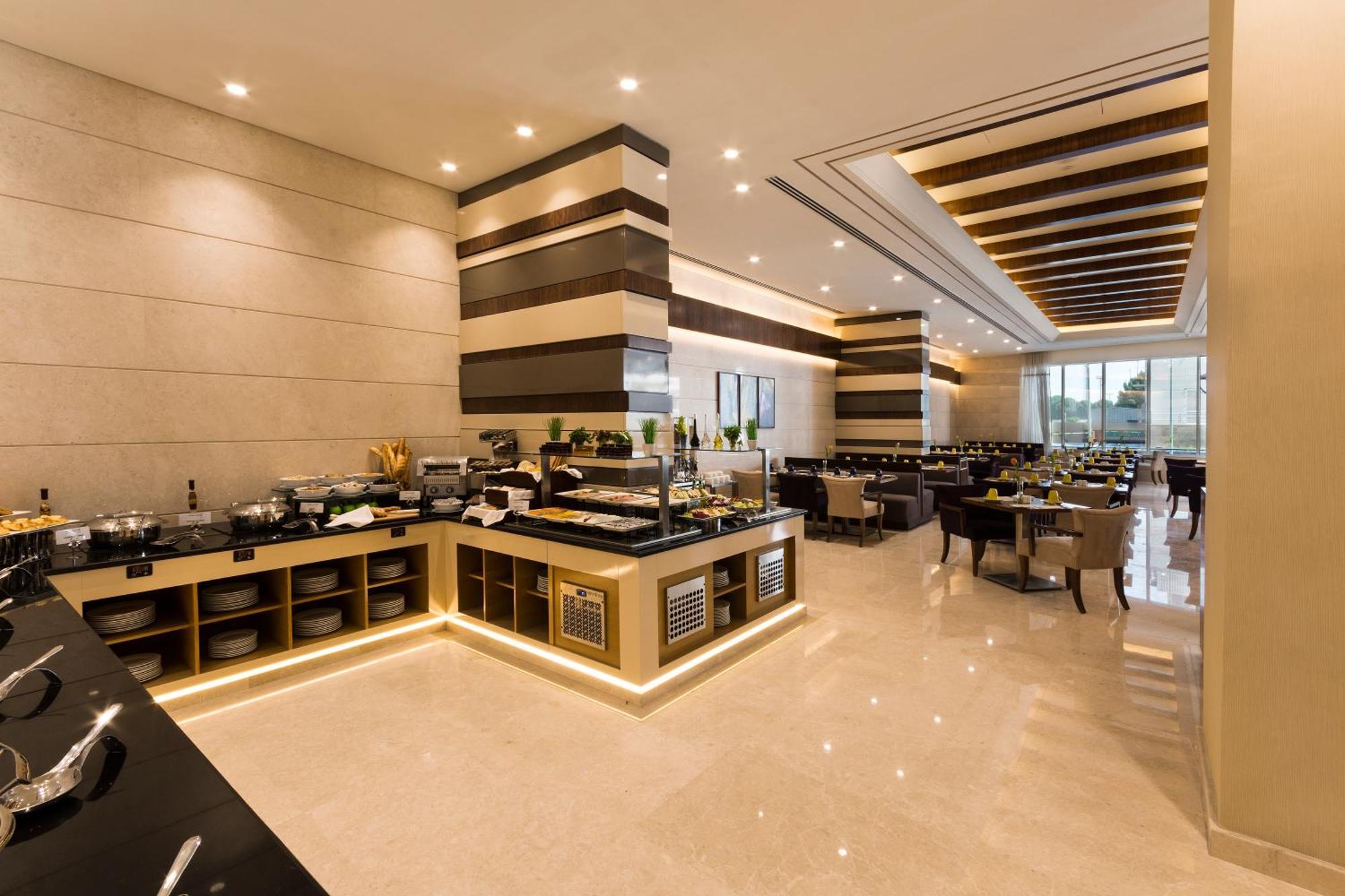 Golden Tulip Media Hotell