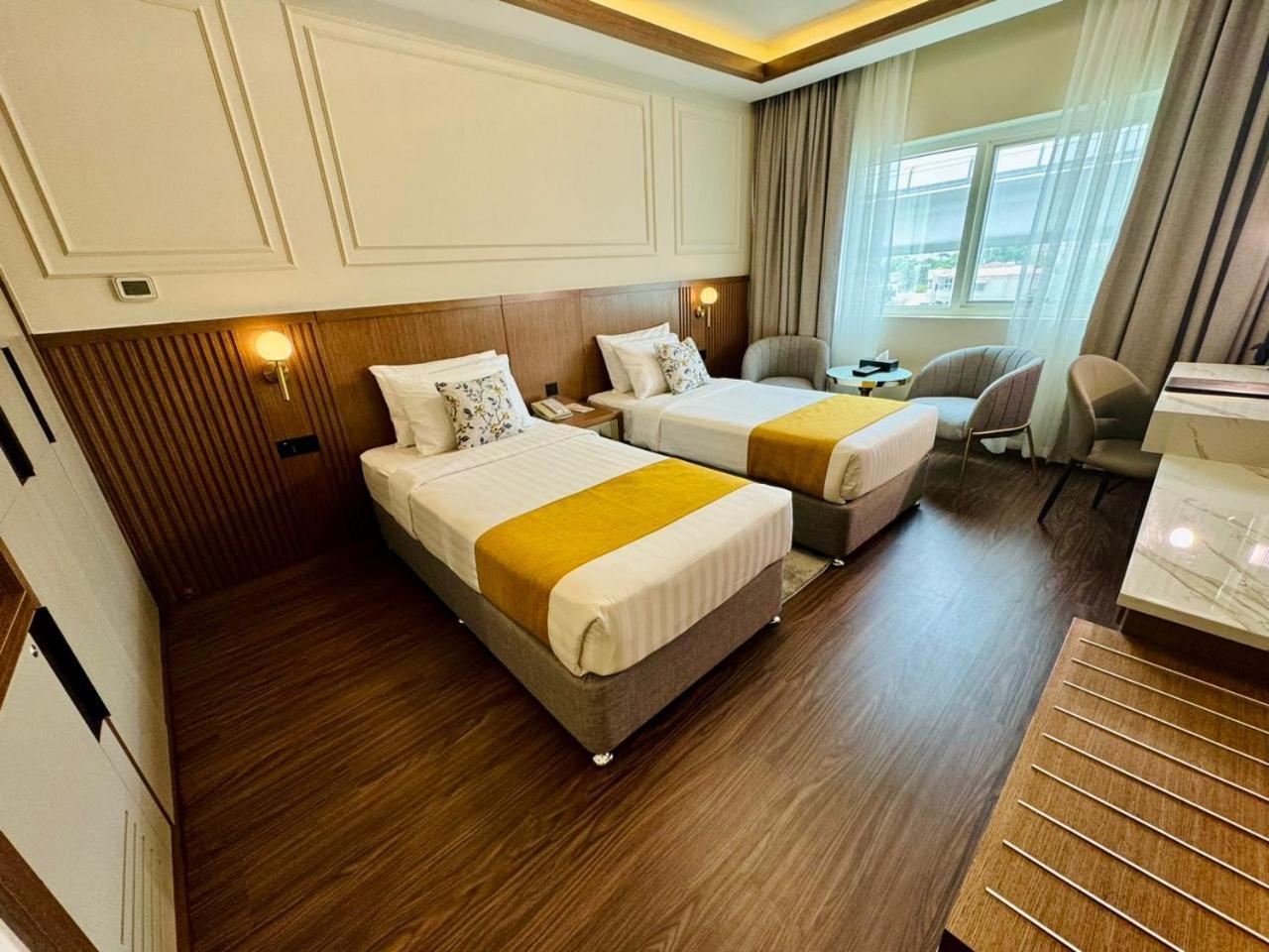 Fortune Plaza Hotel, Airport 3*