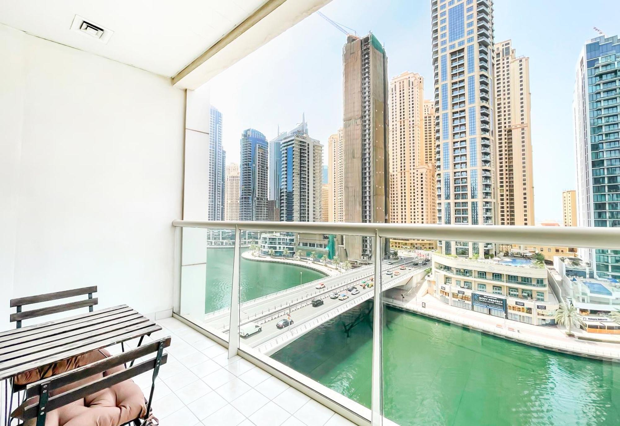 Beautiful Marina Views One Bedroom With Two Balconies Appartamento