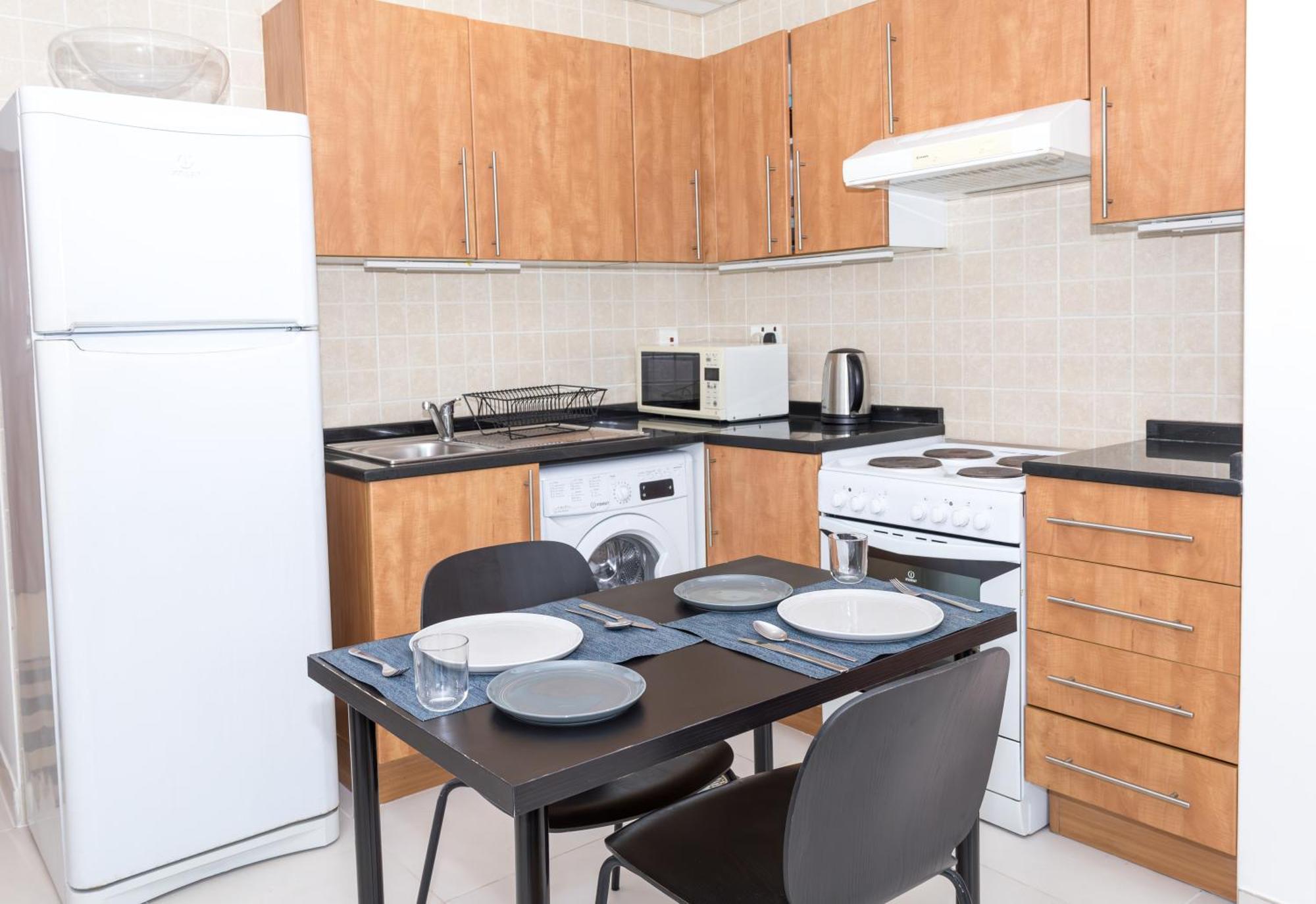 Beautiful Marina Views One Bedroom With Two Balconies Appartamento *