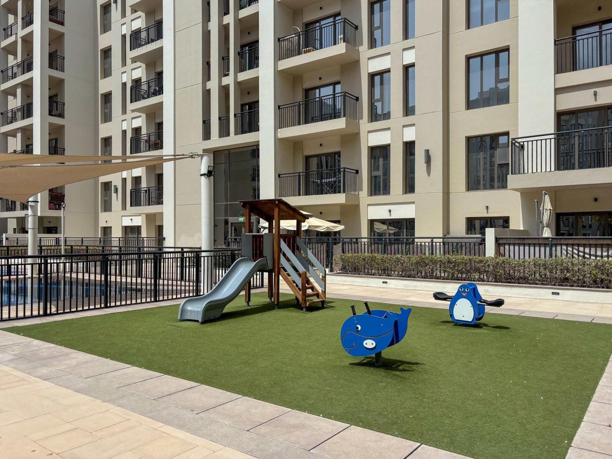 Frank Porter - Hayat Boulevard 1a Apartemen Dubai