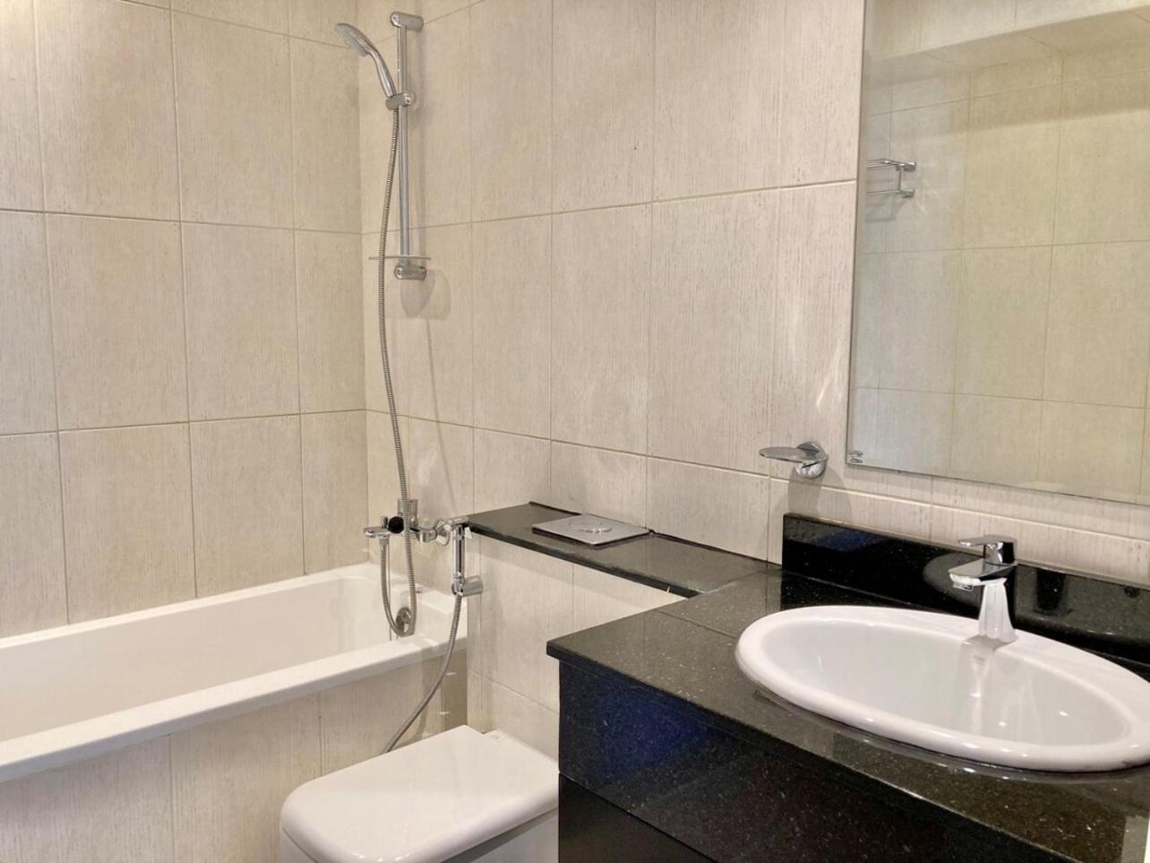 Appartement Luxurious 2br Skyline & Pool Views Dubaï