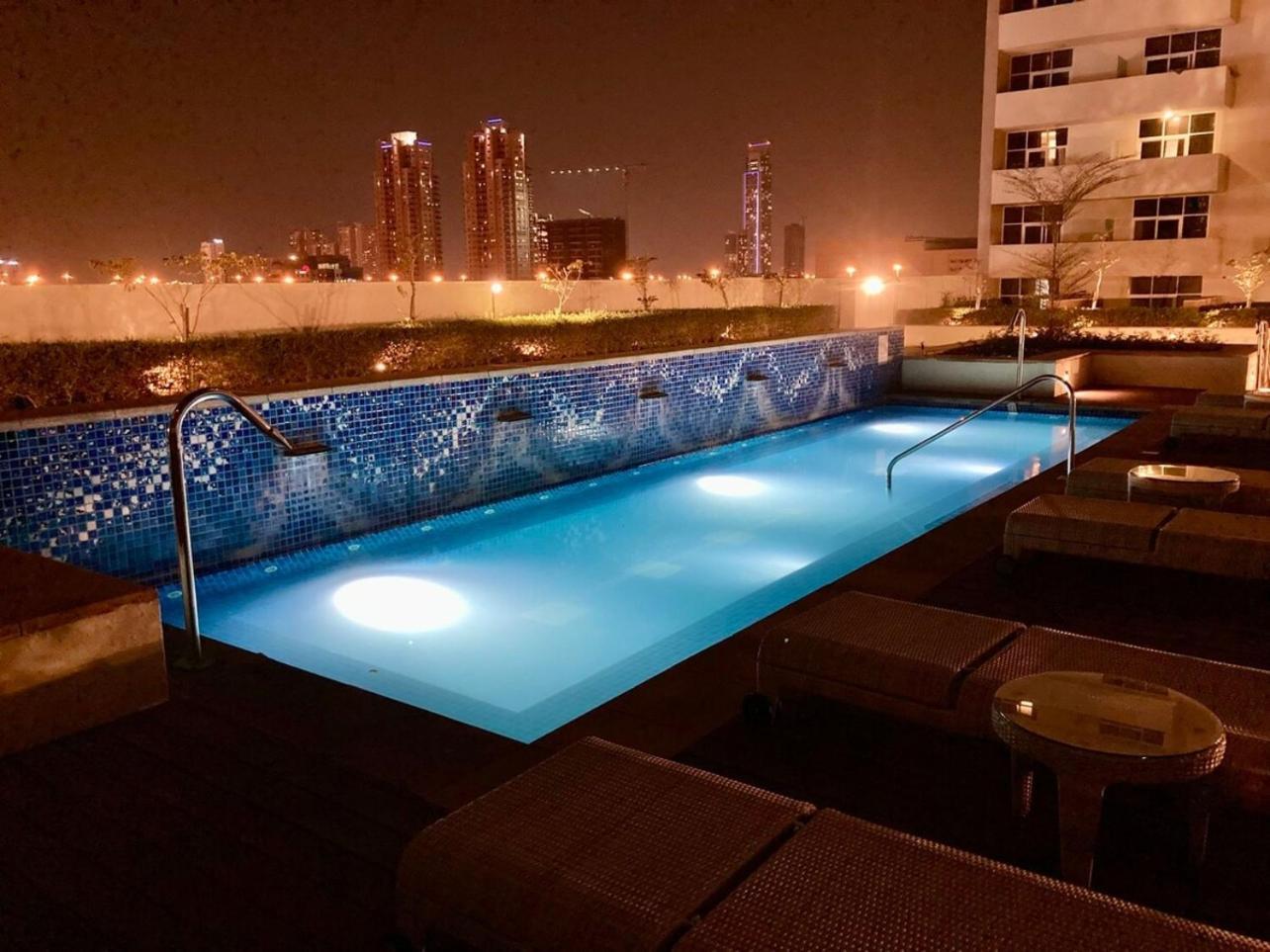 Appartement Luxurious 2br Skyline & Pool Views *
