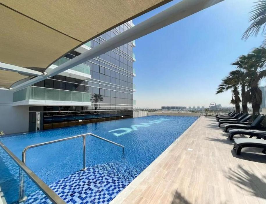 Apartment Modern With Wide Views From Balcony