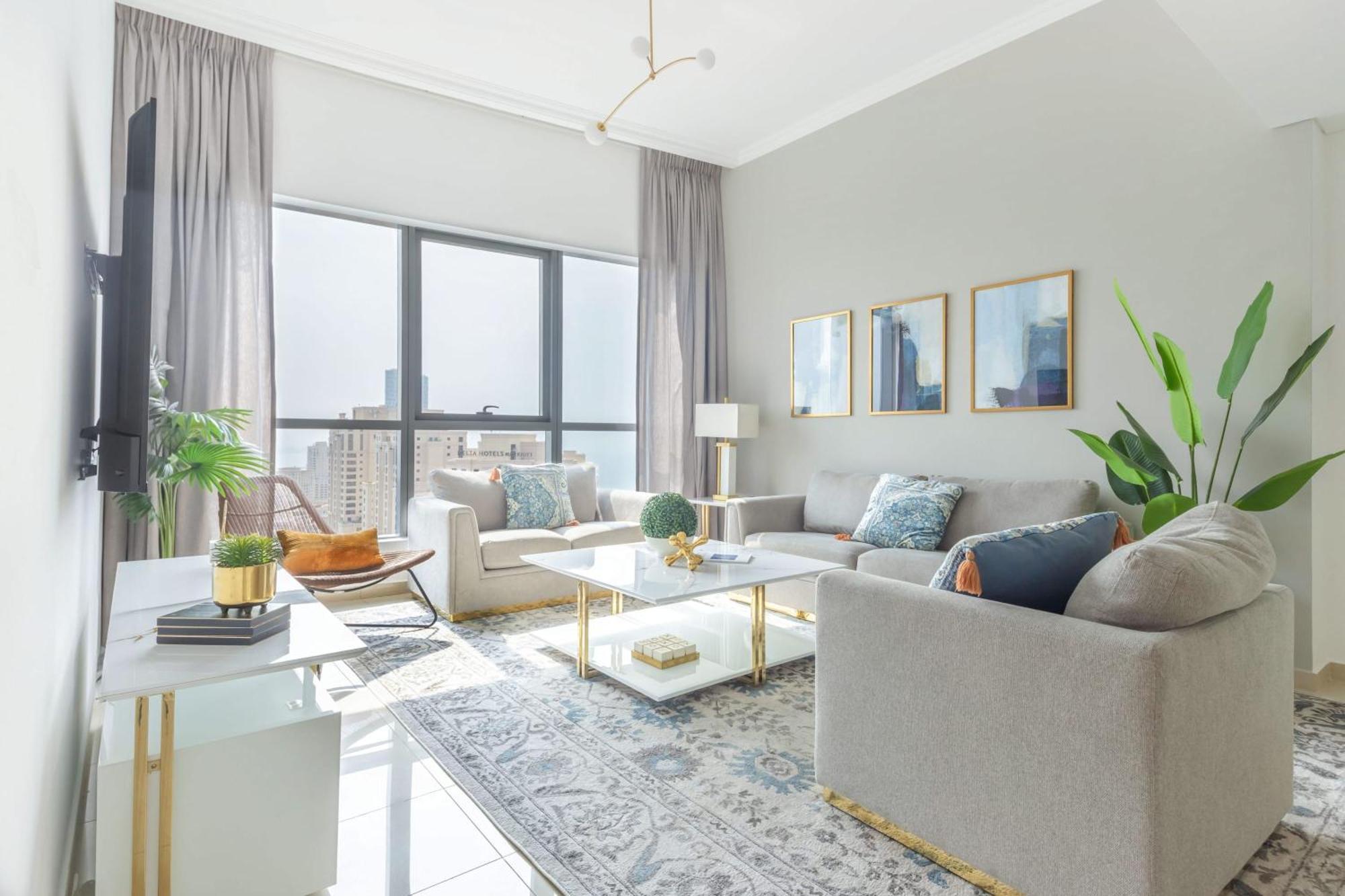 Frank Porter - Bay 1 Apartment *