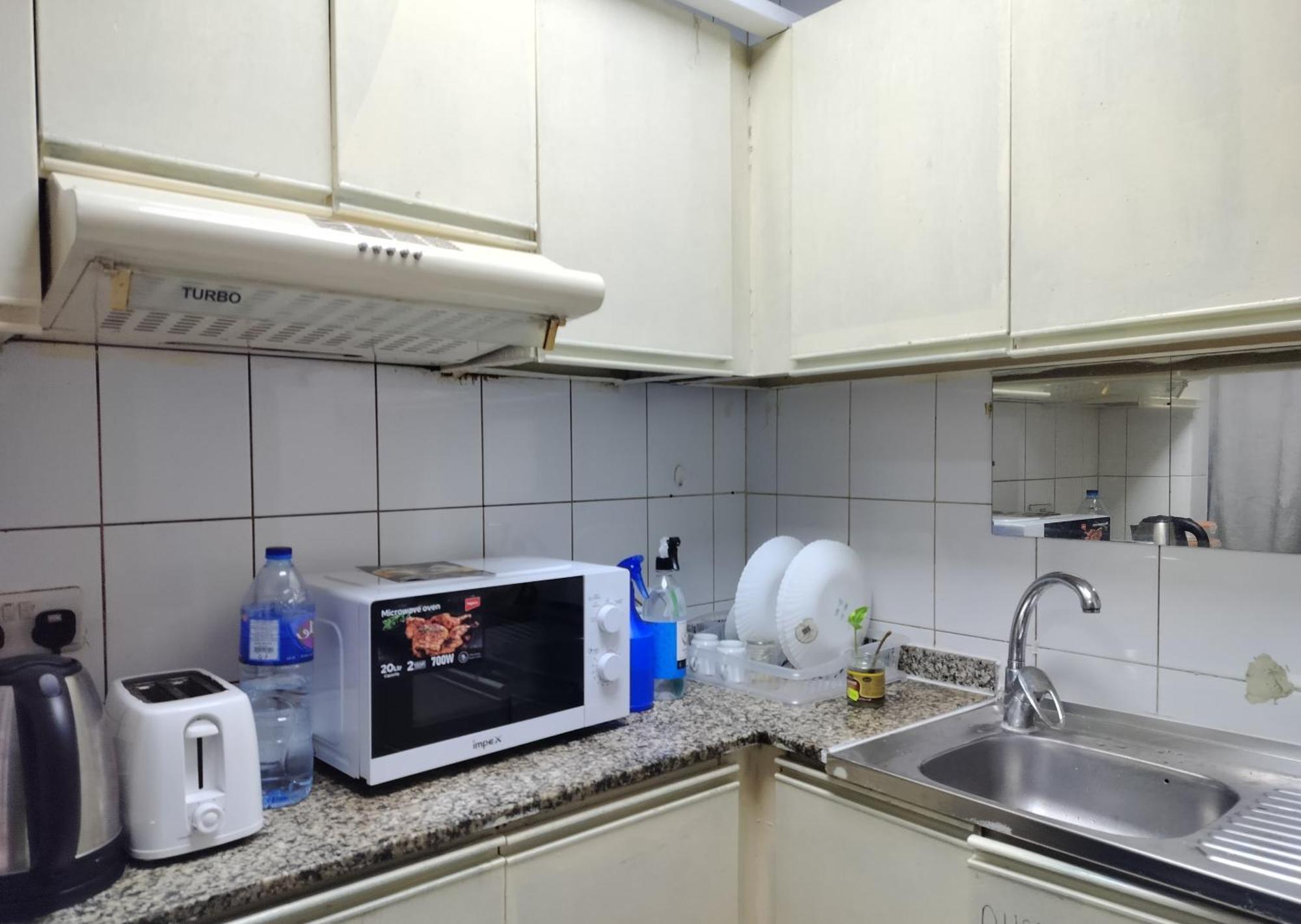 Hostal Monthly Bed Space - Male Only