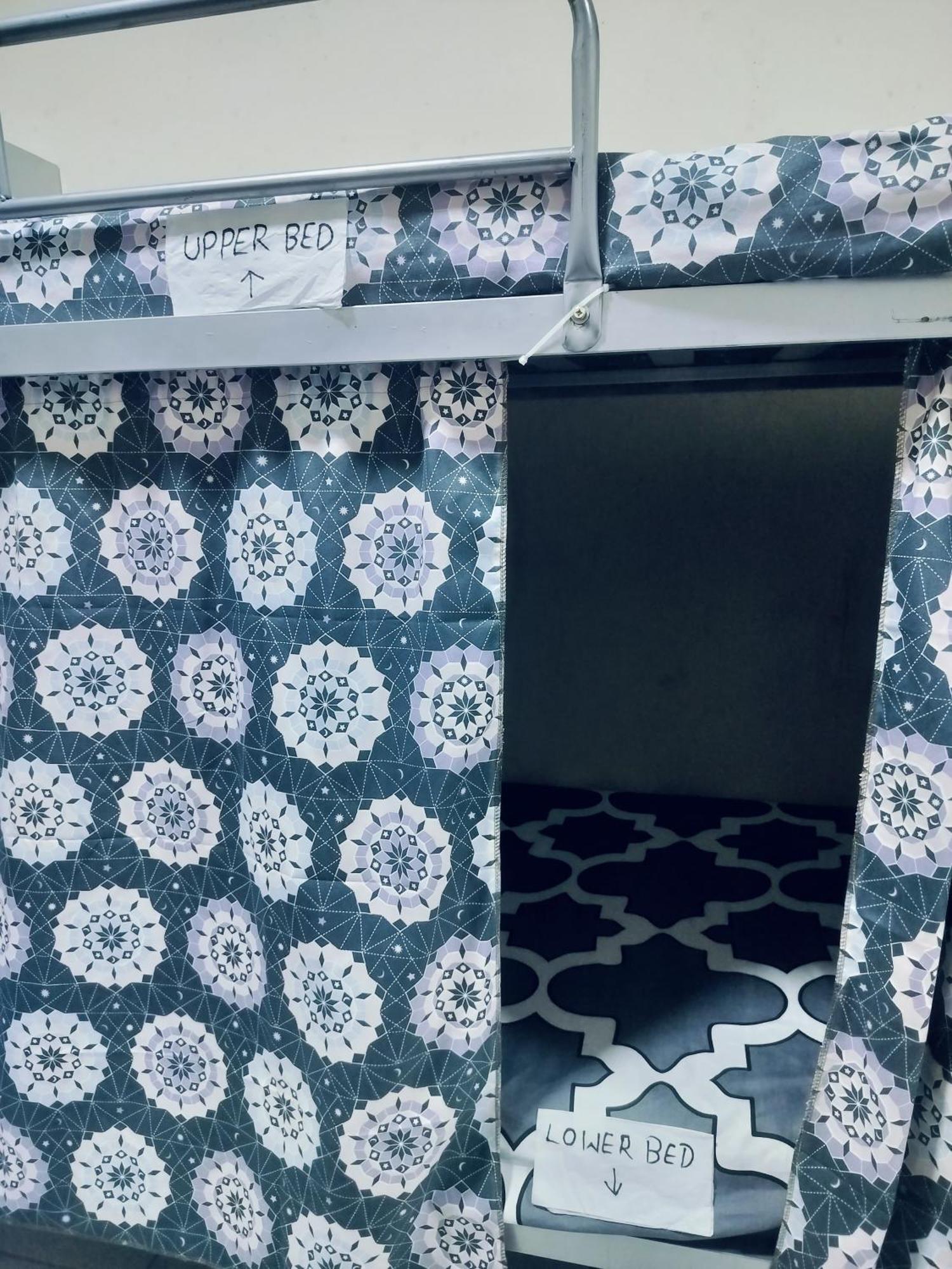 Hostal Monthly Bed Space - Male Only Dubái