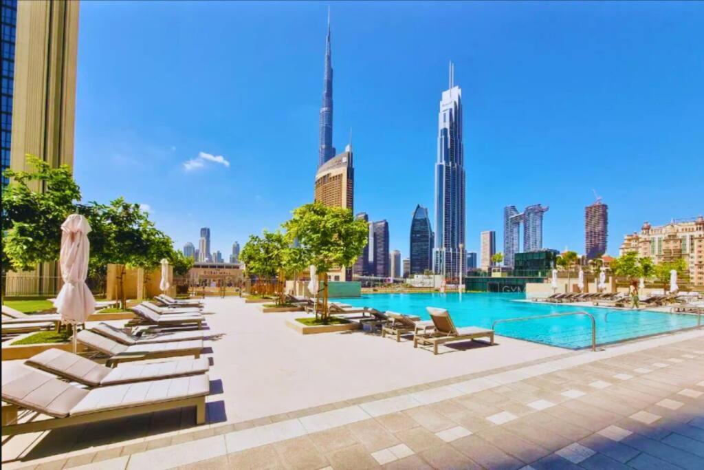 Downtown - Burj Khalifa Facing - 2 Bed Luxe Lägenhet Dubai