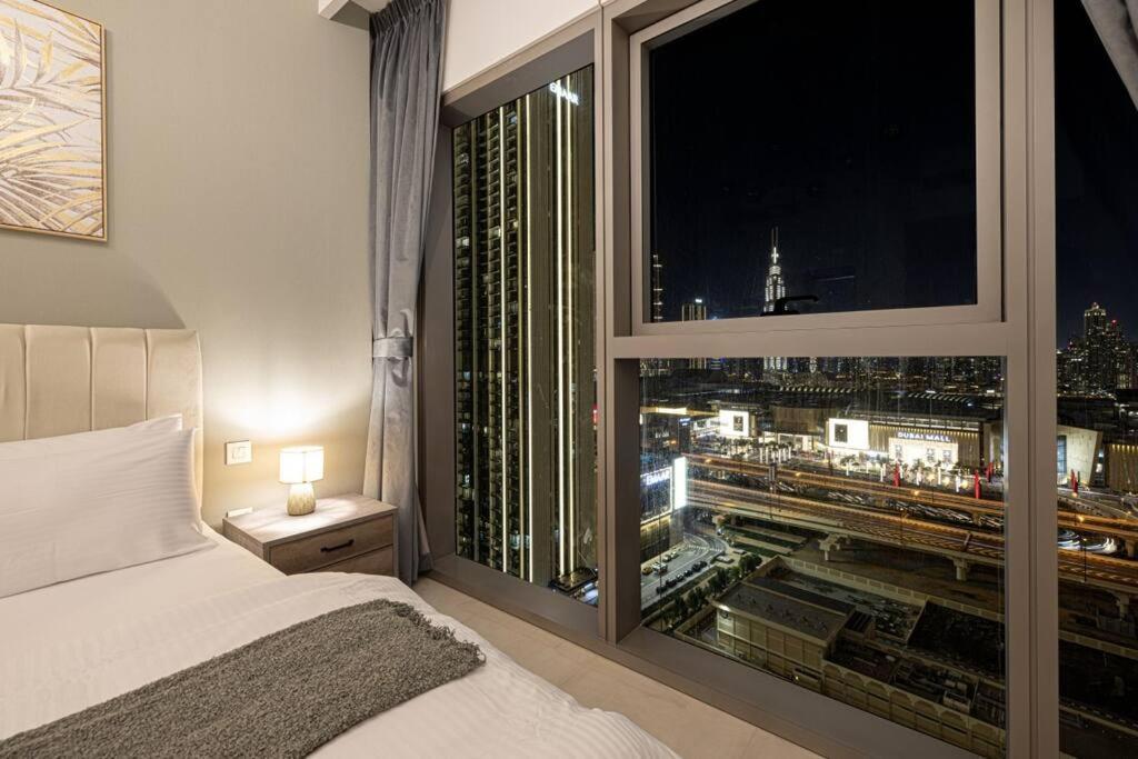 Downtown - Burj Khalifa Facing - 2 Bed Luxe * Dubaï