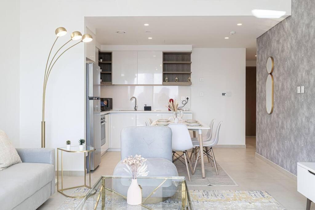 Lägenhet Downtown - Burj Khalifa Facing - 2 Bed Luxe