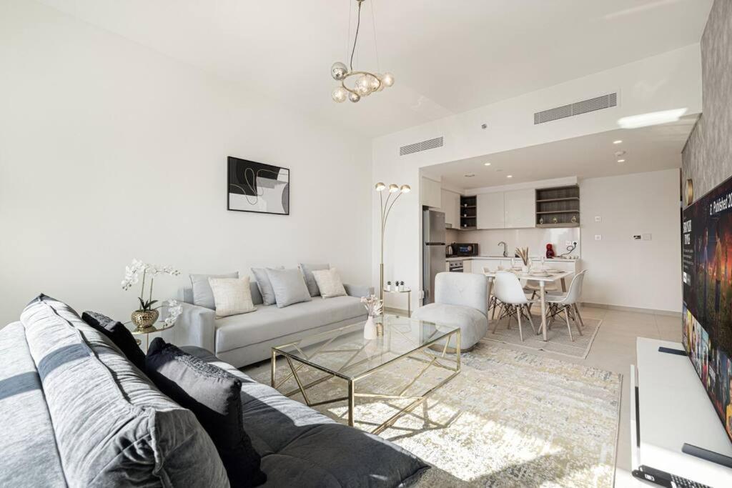 Downtown - Burj Khalifa Facing - 2 Bed Luxe Appartement