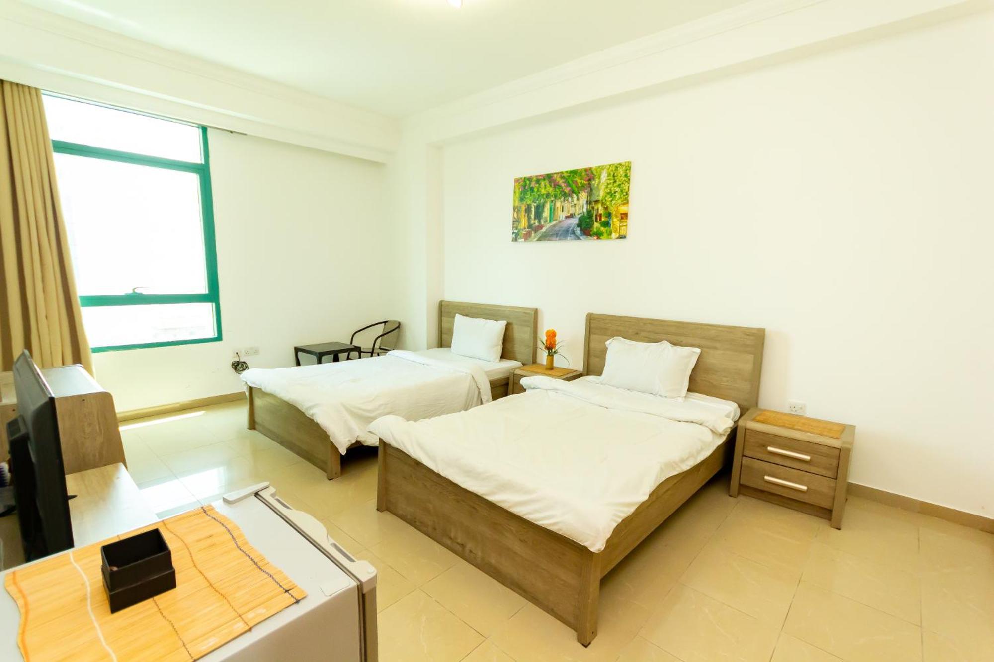 Apartamento Spacious For Girls In Marina فتيات فقط Dubái
