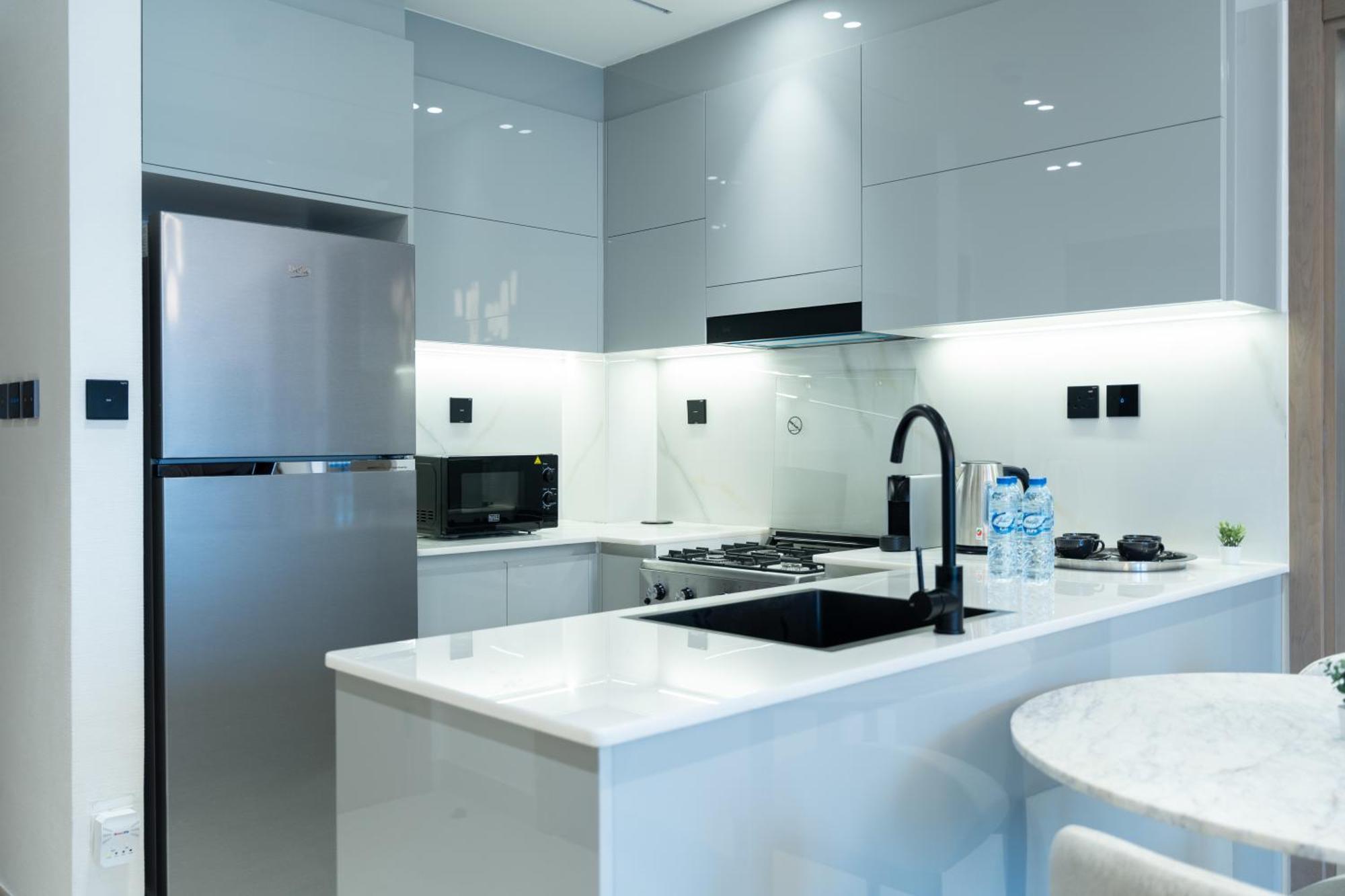Keyrock Living - Luxury Furnished 2 Bedroom In Business Bay With Jacuzzi - Binghatti Canal Appartement