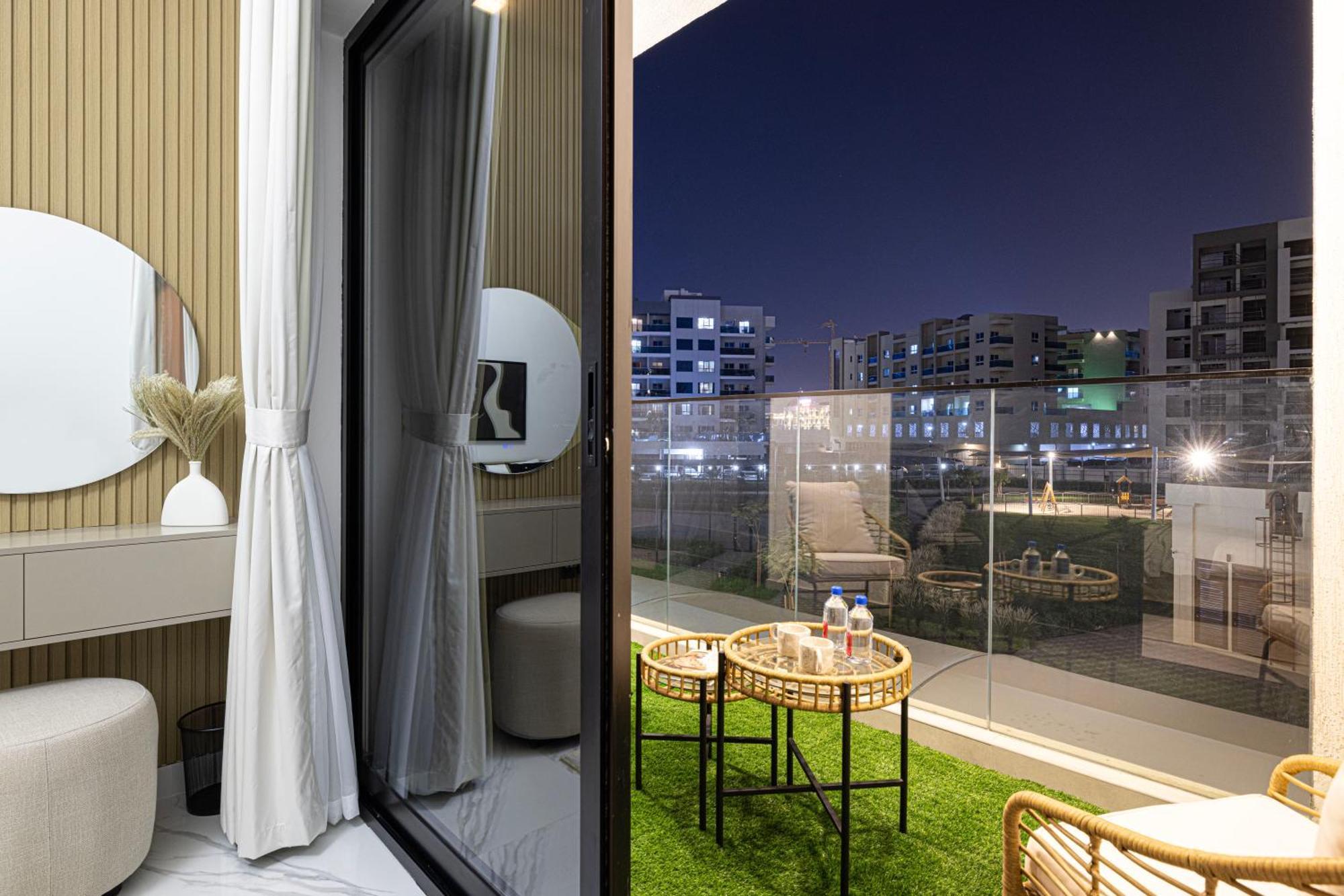 Lägenhet New Serene 1br With Pool & Sauna Dubai