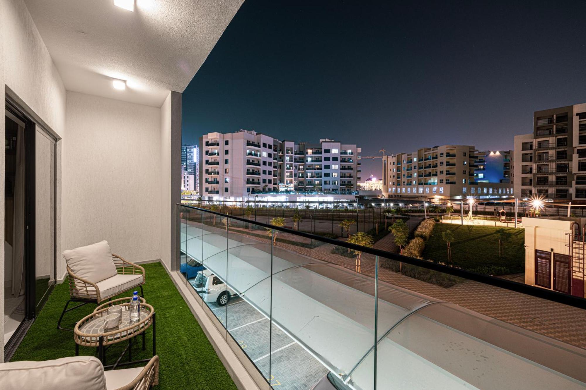 New Serene 1br With Pool & Sauna Lägenhet Dubai