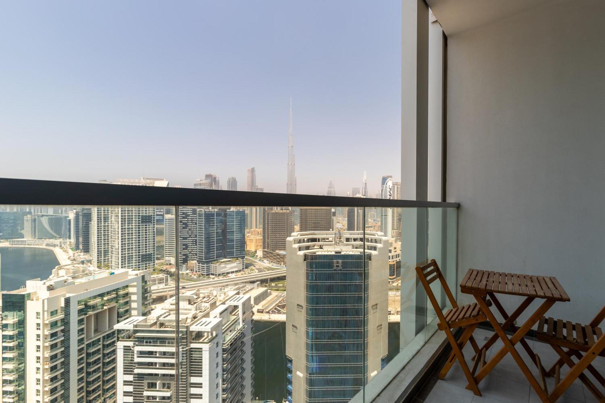High Floor Studio With Burj Khalifa And Skyline View *