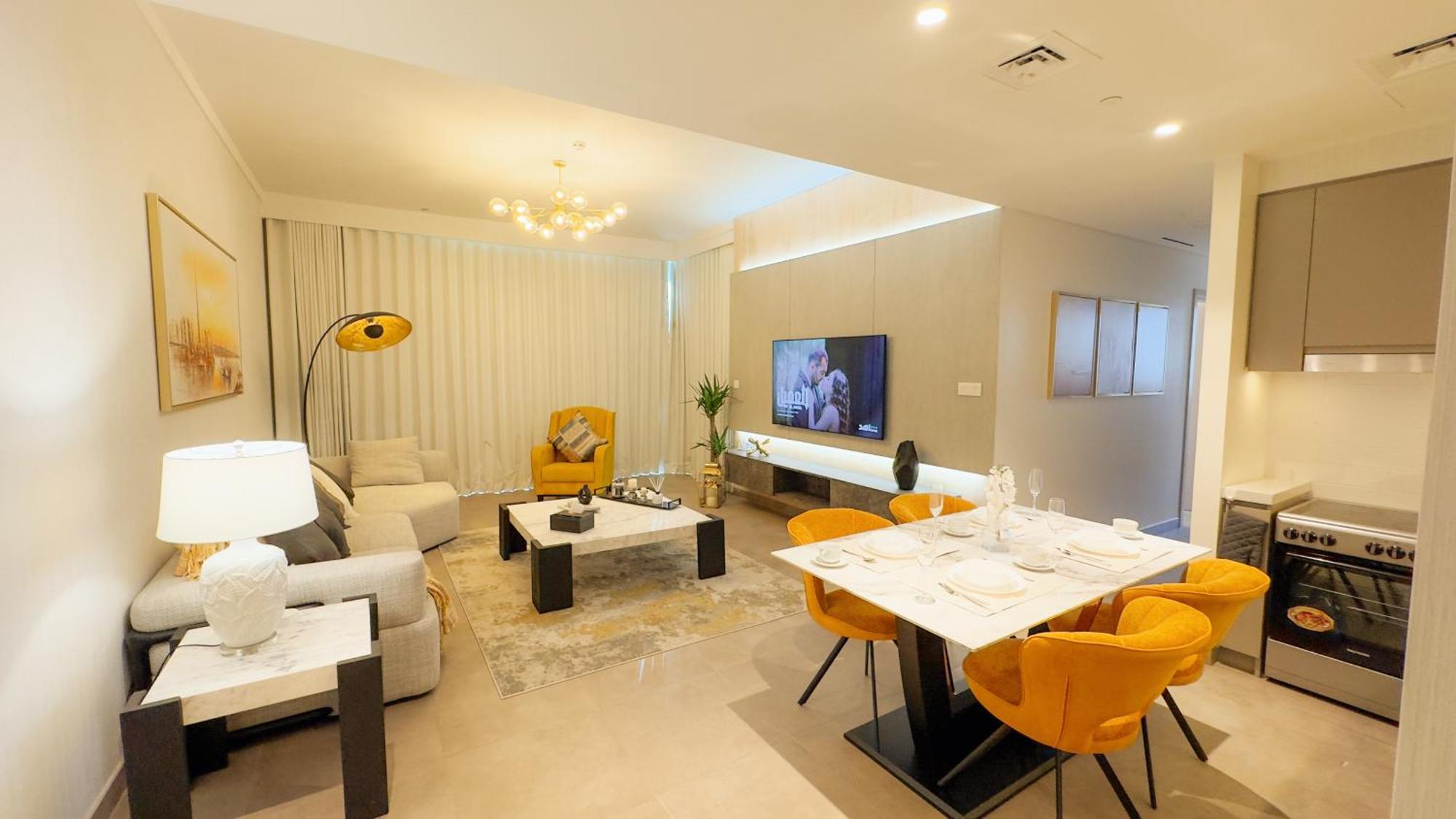 Luxury 2 Bedroom Poolside Haven In Creek Harbour Dubái