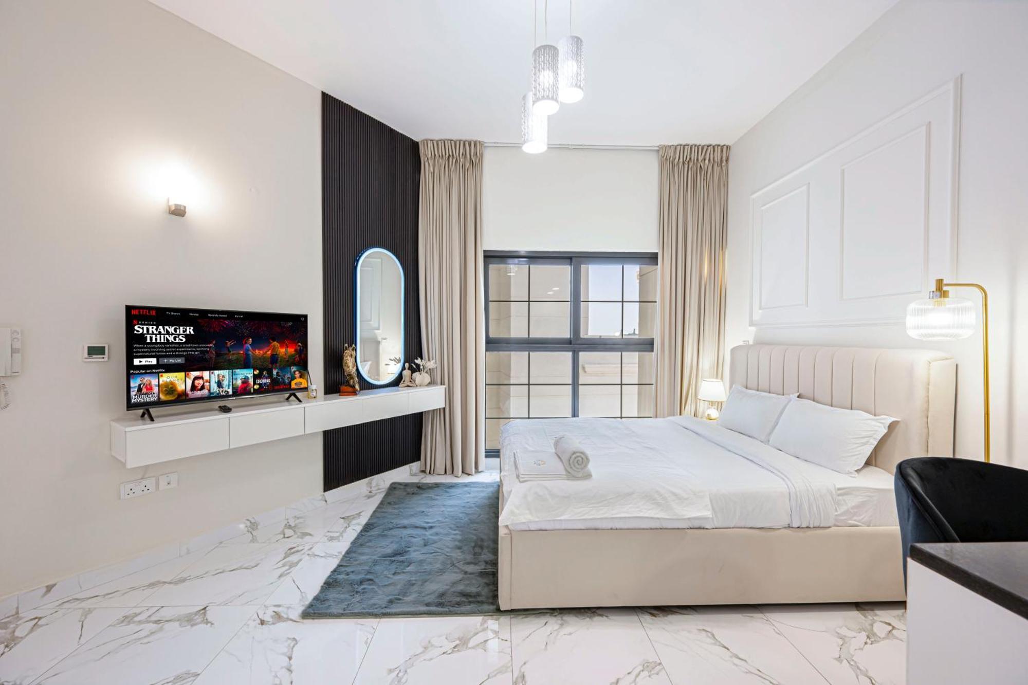 Lägenhet Sophisticated With Dubailand Views Dubai