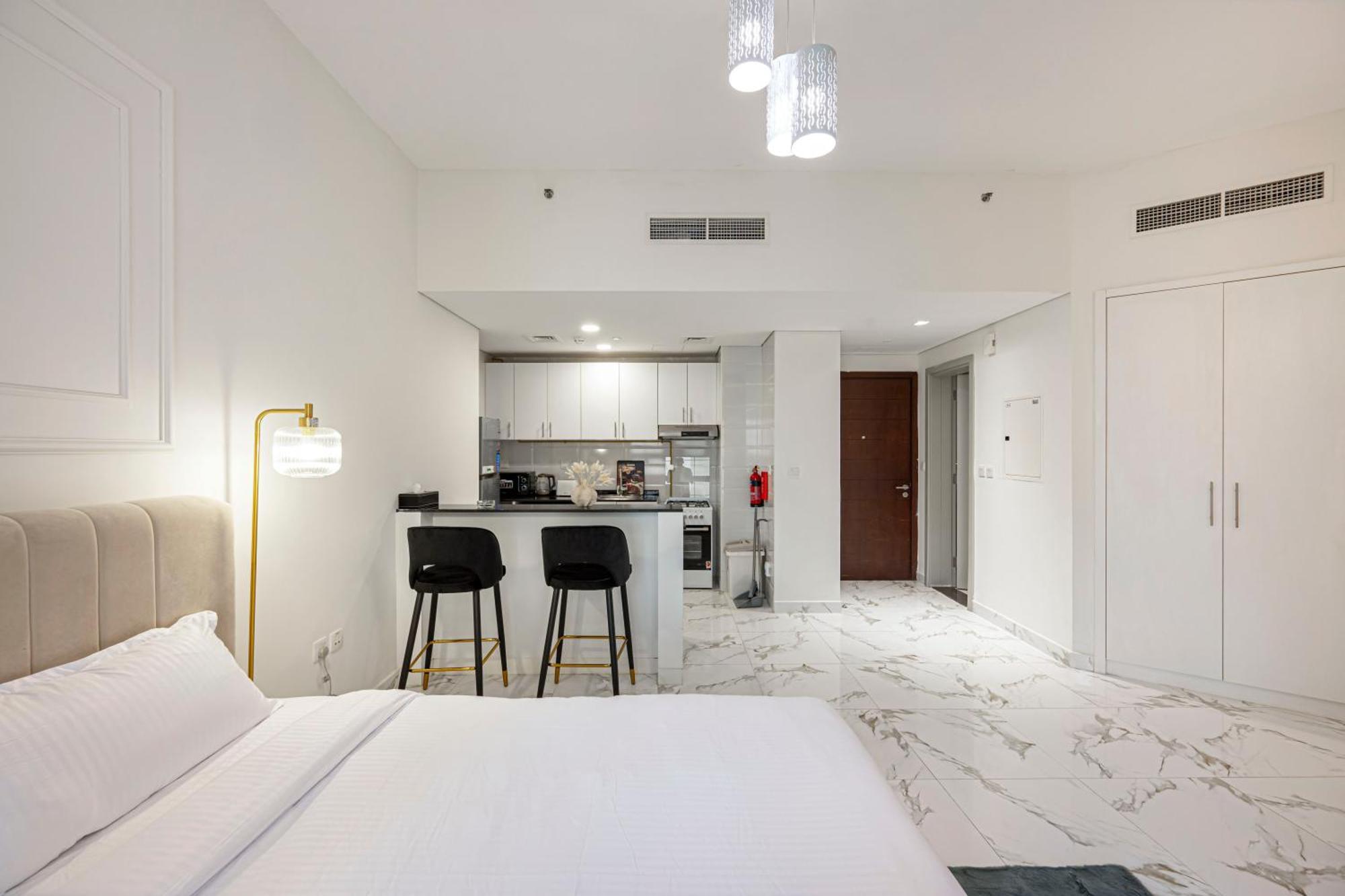 Lägenhet Sophisticated With Dubailand Views Dubai