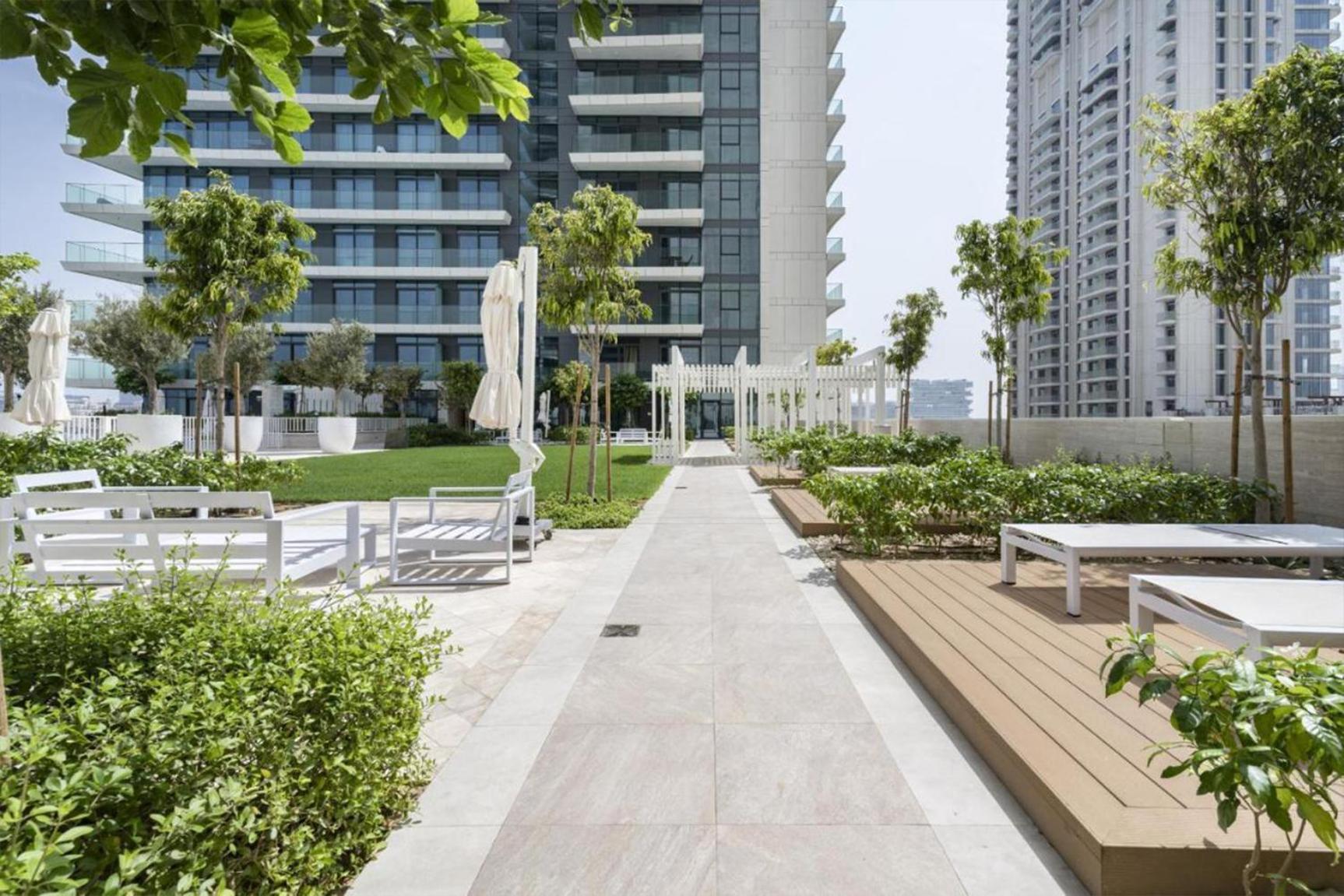 Livbnb - 2b With Sea View Emaar Beachfront Dubaï