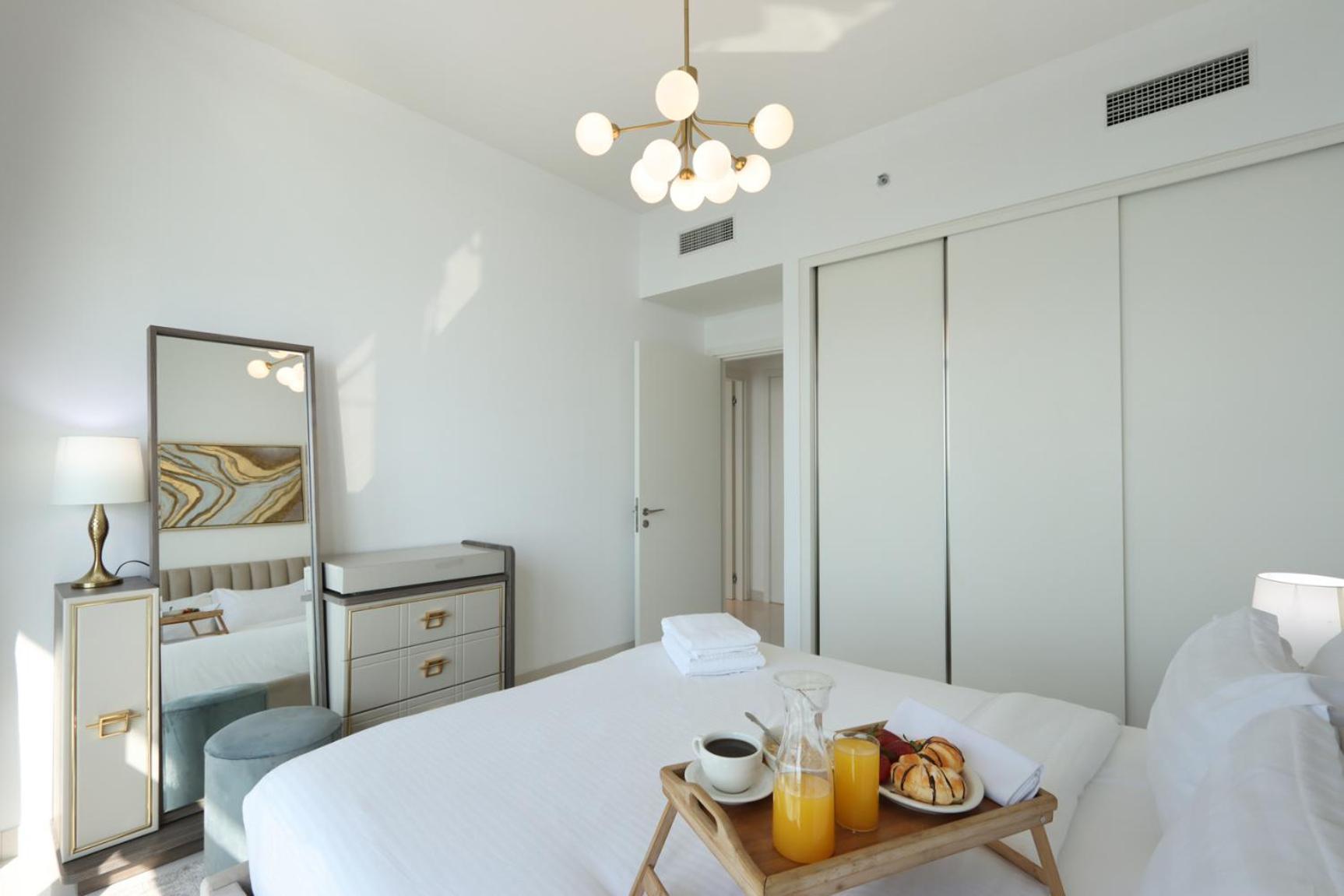 Livbnb - 2b With Sea View Emaar Beachfront Dubaï