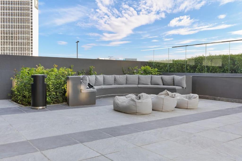 Waves - Stylish 13th-floor With Top-notch Amenities Apartamento
