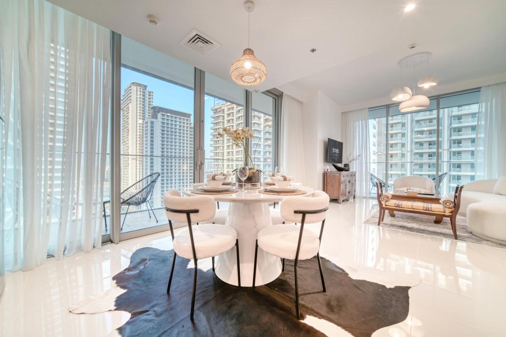 Chic 2br With Iconic Eye And Palm Views Apartamento Dubai